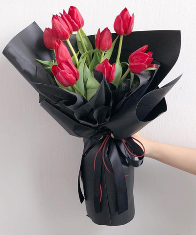 10 Pcs Red Color Tulips in a Bouquet